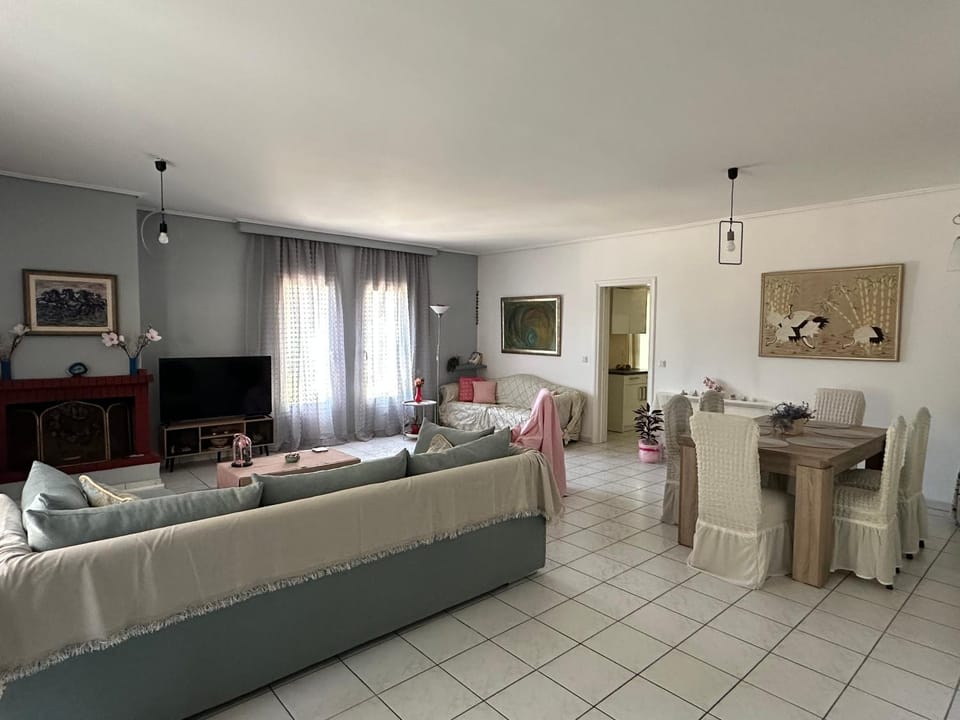 Ria's Home Apartment in Chalandri