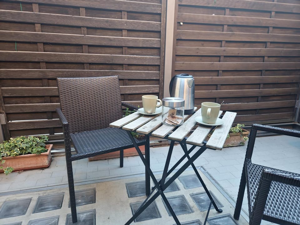 Patio, Day, Coffee/tea facilities, View (from property/room), Balcony/Terrace, Dining area