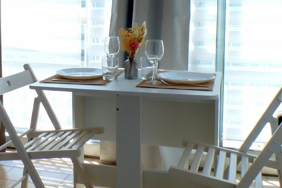 Studio with pool near the sea wifi and AC Apartment in Sanary-sur-Mer