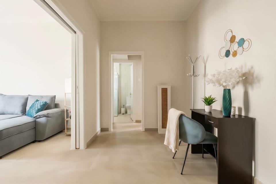 Bright & Breezy 6th FL Apt At National Museum Apartment in Athens