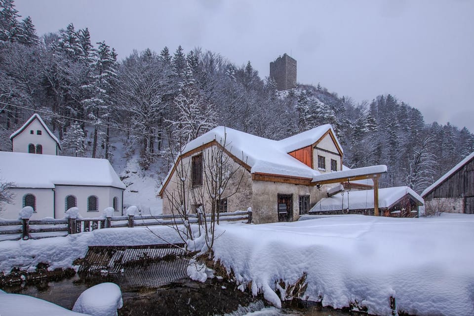 Nearby landmark, Winter