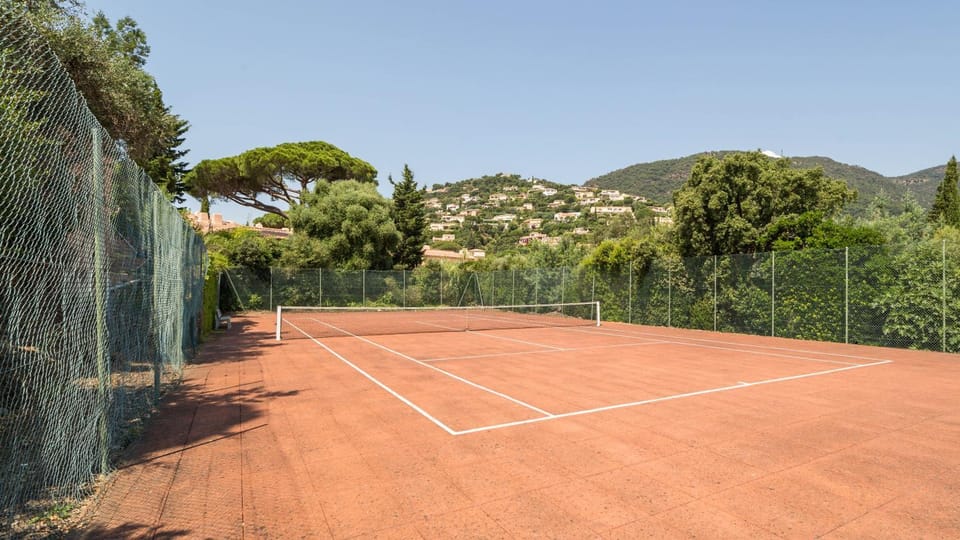 Day, Natural landscape, Tennis court