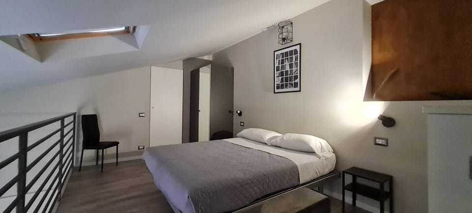 Bed, Night, Photo of the whole room, Bedroom