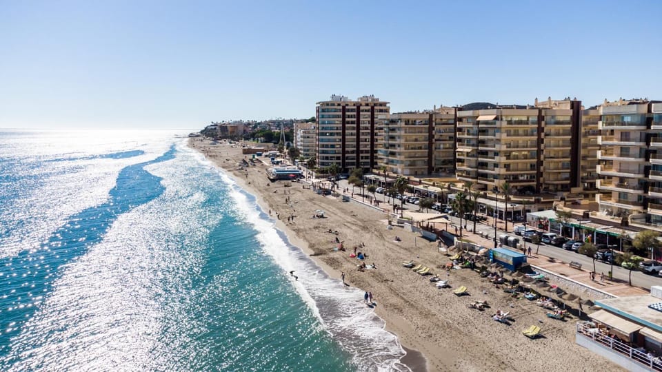 Property building, Neighbourhood, Bird's eye view, Beach, Sea view, Location