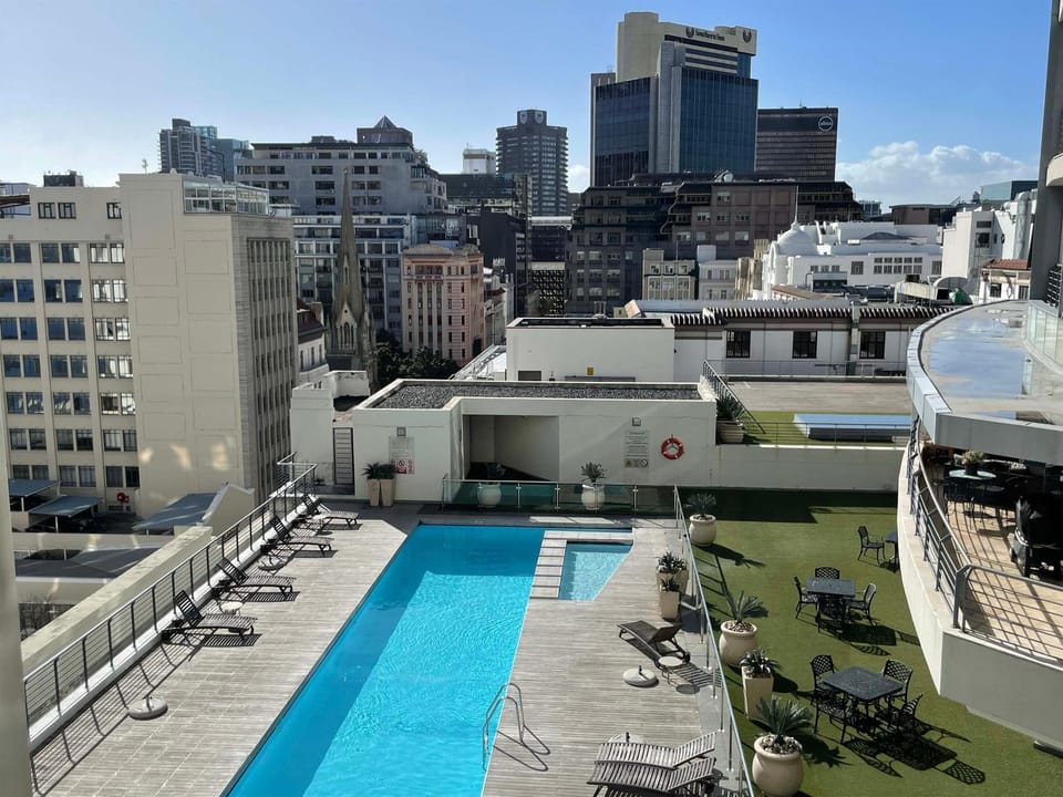 City view, Pool view, Swimming pool, Swimming pool, Location, sunbed