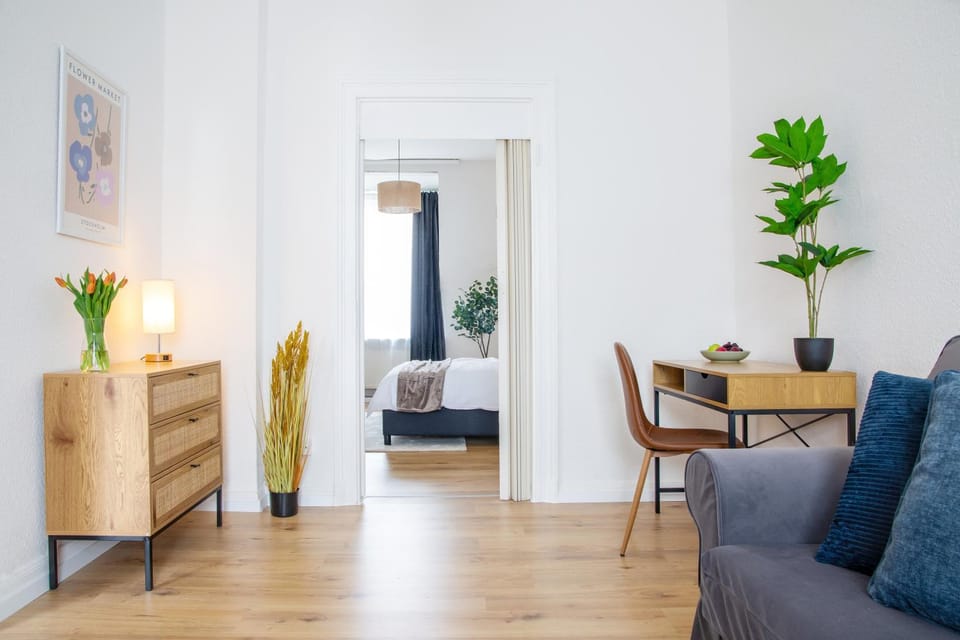 Bed, Living room, Seating area, Bedroom