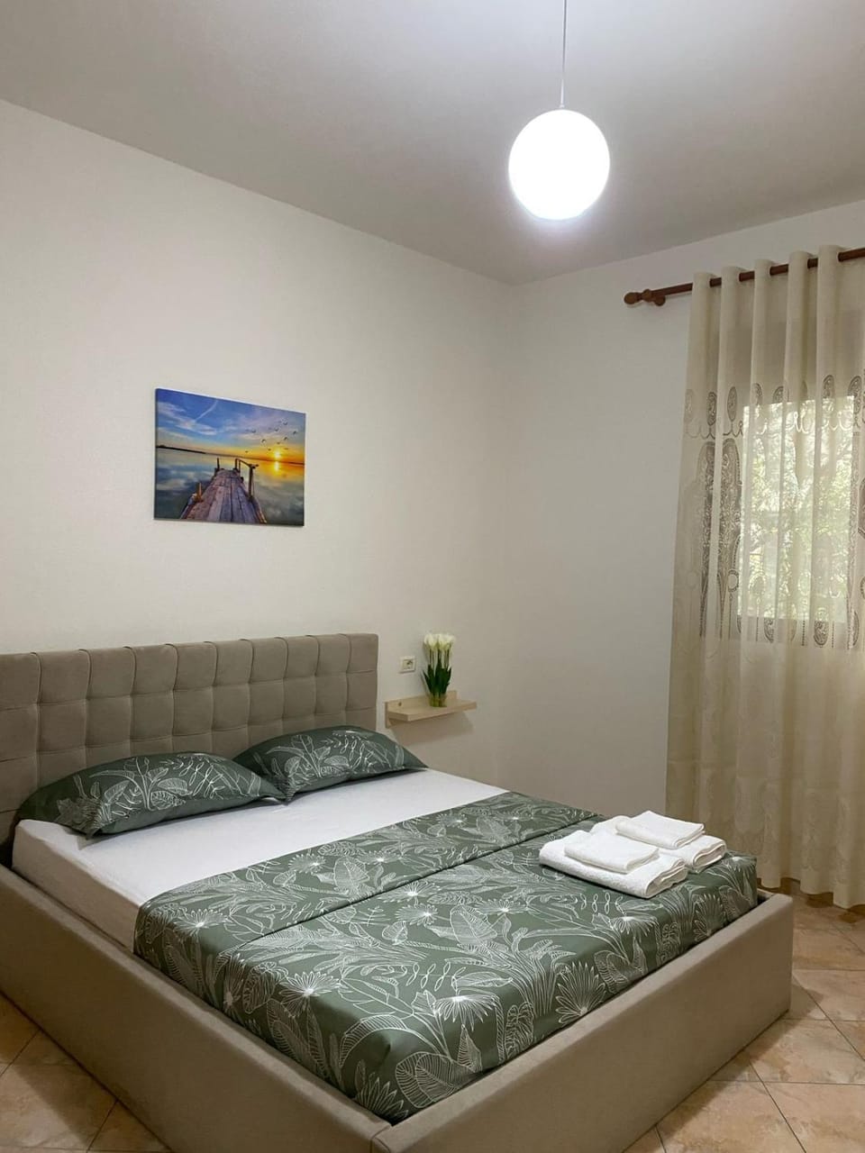 Bed, Bedroom, towels