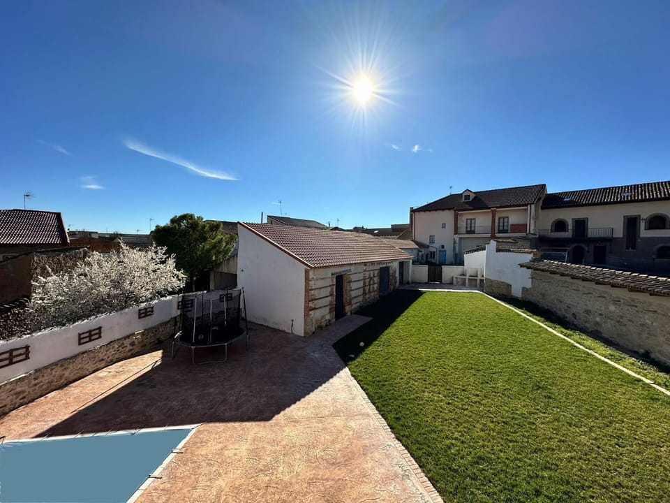 Off site, Garden