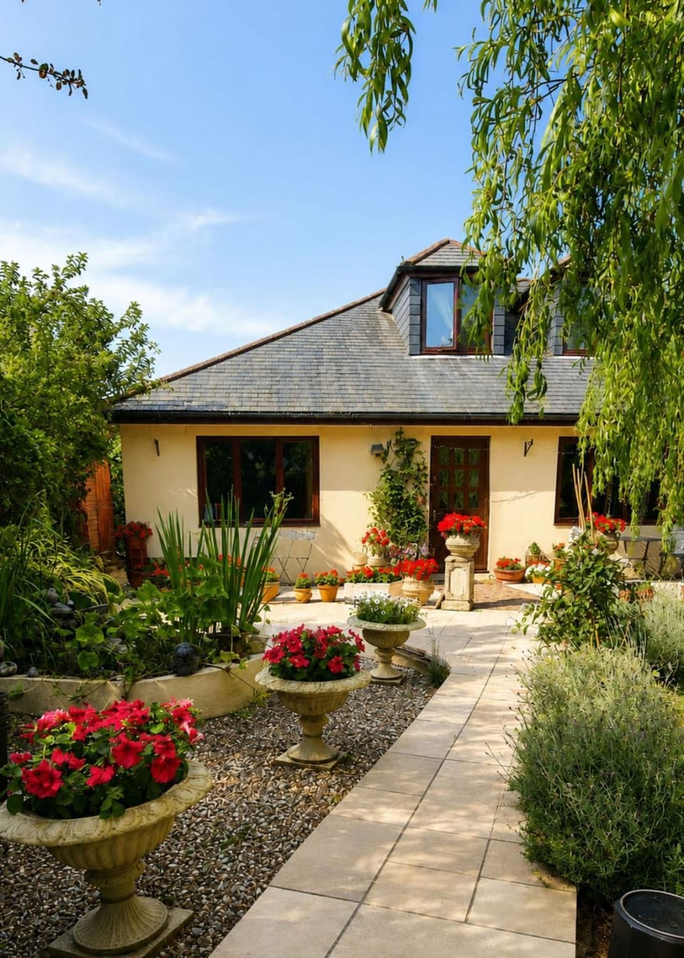 Property building, Day, Garden, Garden view