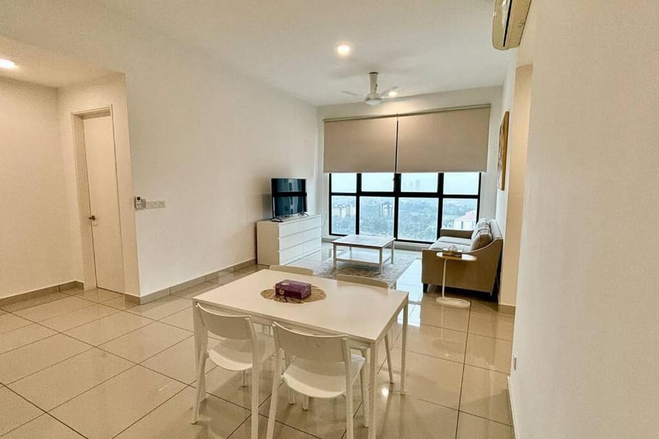 The Icon6 Condo in IOI City Mall Putrajaya, Pool View Apartment in Putrajaya
