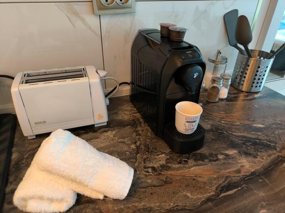 Coffee/tea facilities, Kitchen or kitchenette, toaster