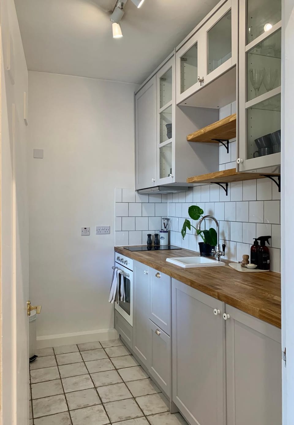 Kitchen or kitchenette, stove