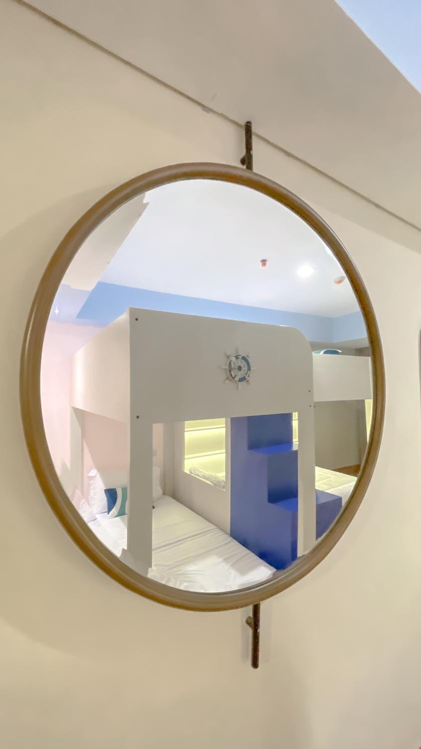Bedroom, bunk bed