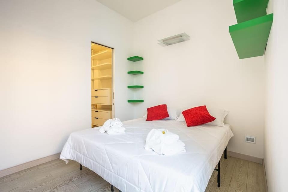 Charme & Luxe 2 bedroom apartment City Center Apartment in Rome