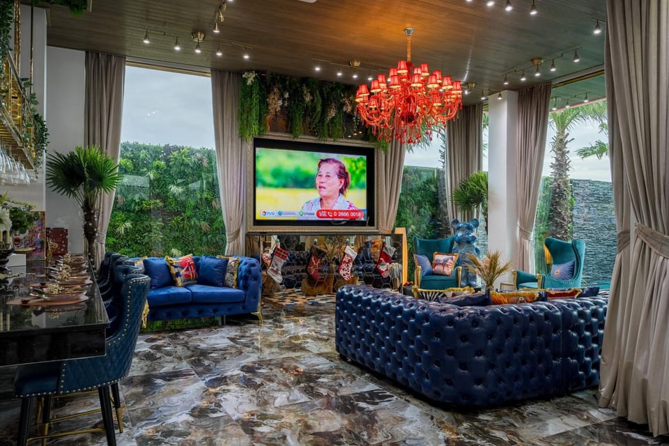 TV and multimedia, Living room, Seating area, Evening entertainment