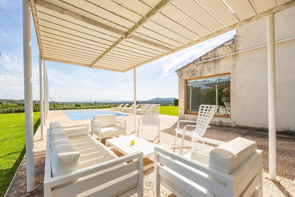 Property building, Balcony/Terrace, Living room