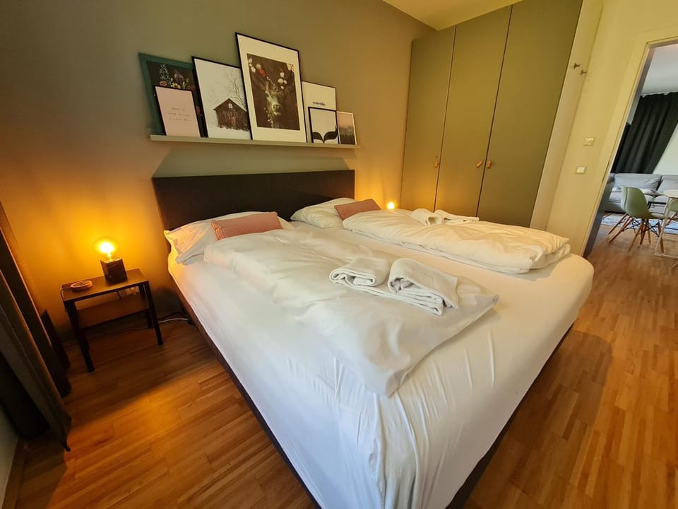 Bed, Bedroom