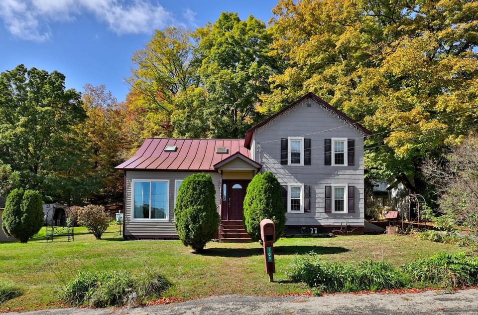The Family Retreat at Bomoseen House in Castleton
