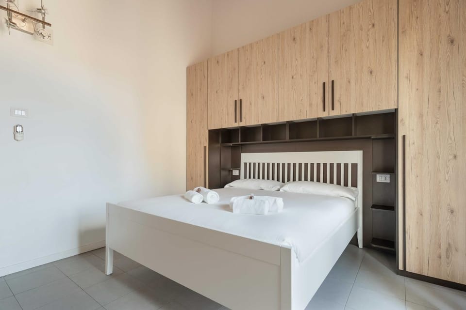 Bed, Photo of the whole room, Bedroom, towels, wardrobe