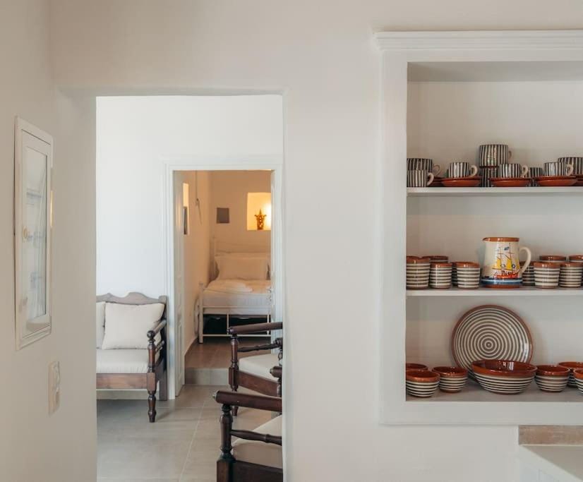 Aglaia's Home Apartment in Milos