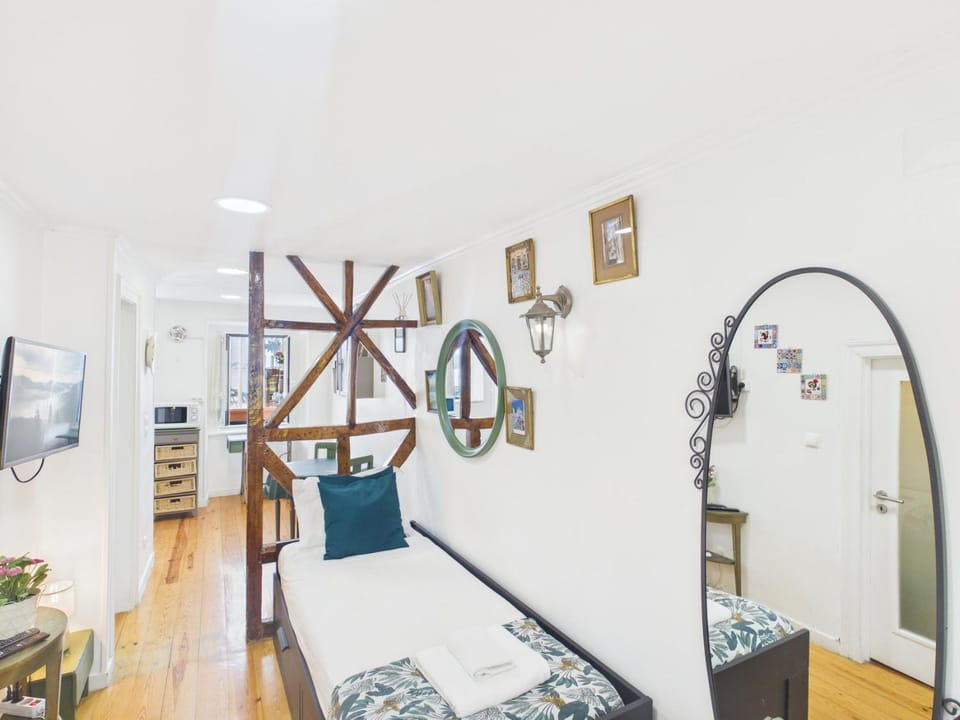 Charming & Cozy Studio – Alfama | By Airnest Apartment in Lisbon