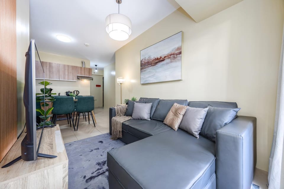 Furnished 2-Bedroom in Avida Towers Riala, Cebu IT Park with Fast WiFi, Netflix, Pool and More Apartment in Lapu-Lapu City