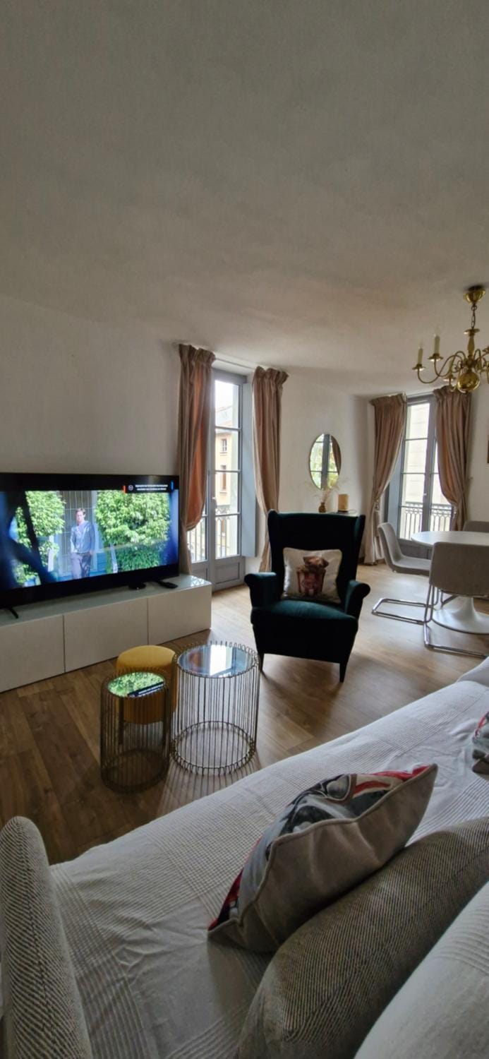 Communal lounge/ TV room