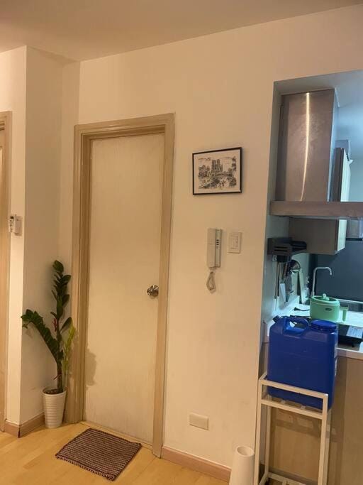 SOHO Central 1 Bedroom with Balcony near MRT EDSA SHAW PIONEER Greenfields SM Megamall Ortigas Apartment in Mandaluyong
