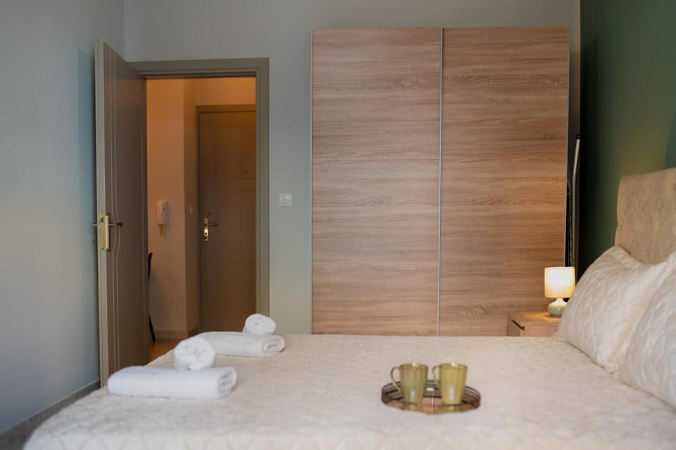 Bedroom, wardrobe
