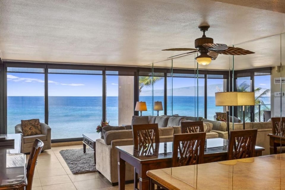 Living room, Seating area, Dining area, Sea view