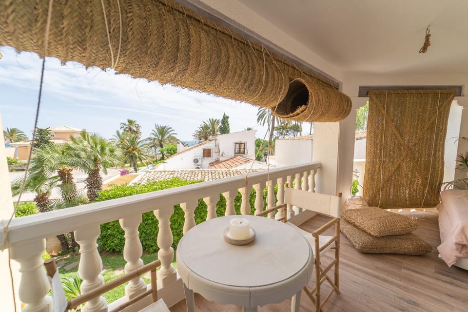 Natural landscape, Balcony/Terrace, Sea view