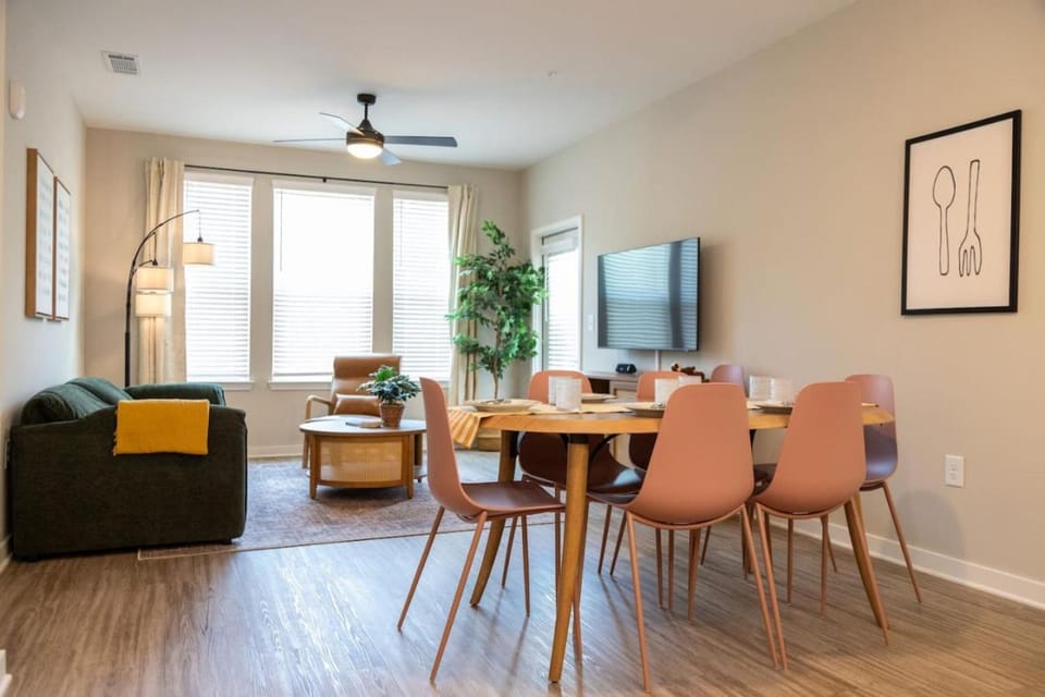 3BR Retreat, Pool, Minutes from UGA Apartment in Athens