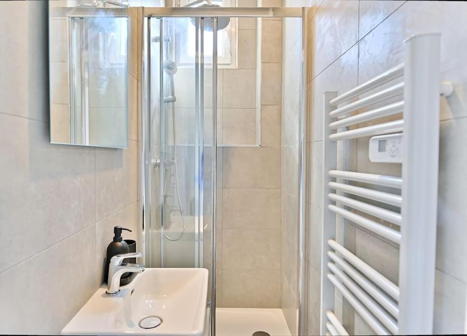 Appartement neuf ensoleillé, Spacieux et paisible Apartment in Puteaux