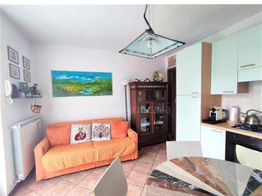 Kitchen or kitchenette, Seating area