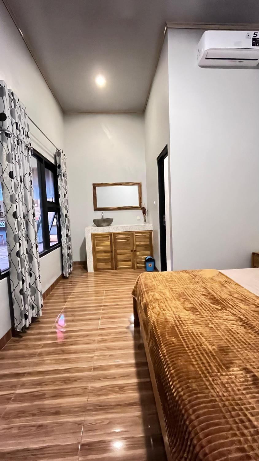 Bed, Bedroom, wardrobe, air conditioner