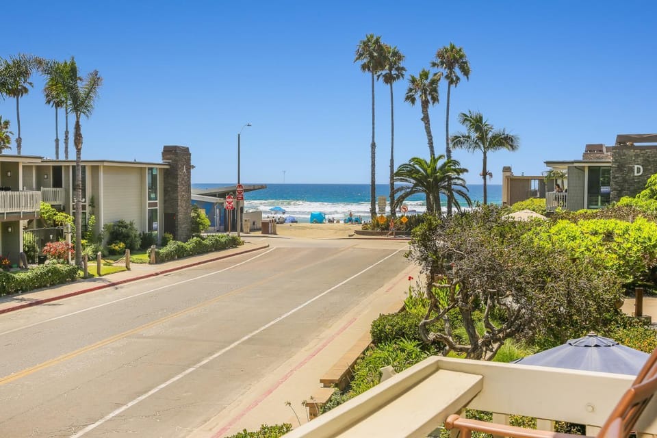 C4 - Coastal Cottage Apartment in Oceanside