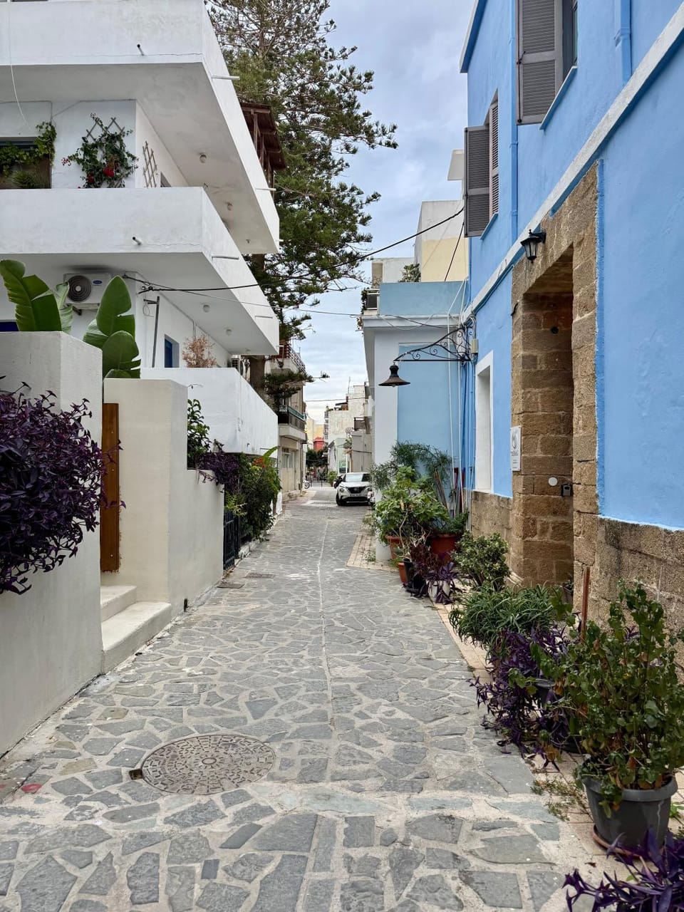 Property building, Day, Neighbourhood, Street view