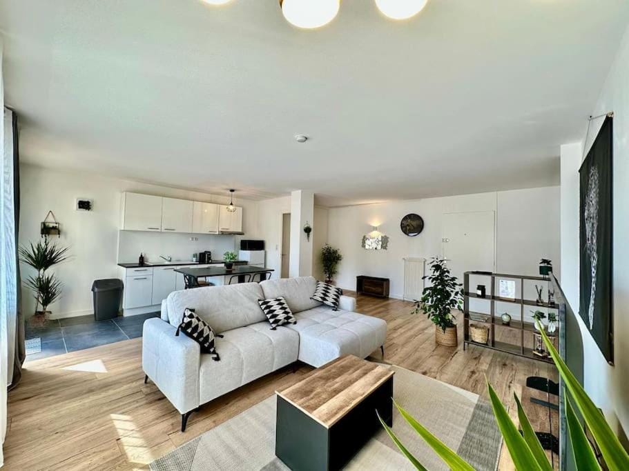 L'Urban chic Apartment in Annemasse