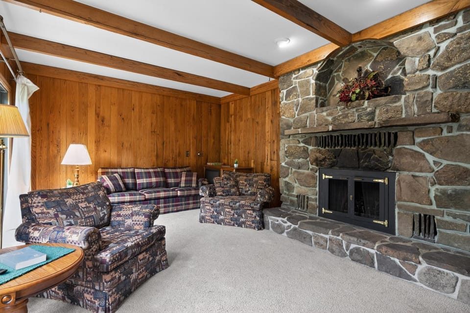 Bear Paw Cottage- 12 mins to Seneca Rocks cottage House in Shenandoah Valley