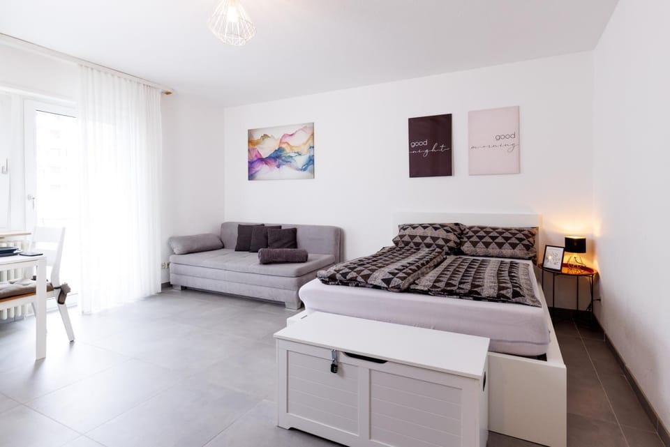 Bed, Living room, Photo of the whole room, Seating area, Bedroom