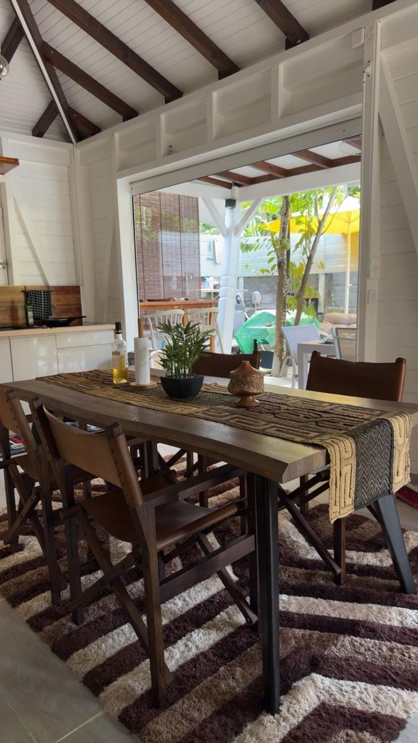 Hibiscus Paradise House in Leeward Islands