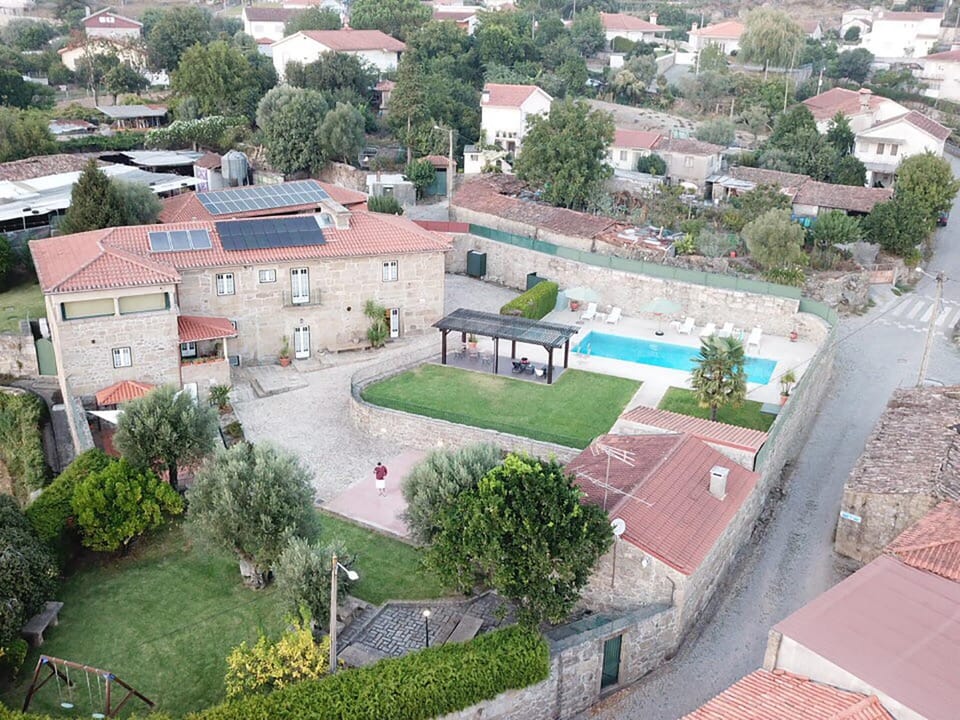 Patio, Communal lounge/ TV room, Day, Bird's eye view, Summer, BBQ facilities, Garden, Balcony/Terrace, Lobby or reception, Banquet/Function facilities, Decorative detail, Communal kitchen, On site, Swimming pool, Facility for disabled guests