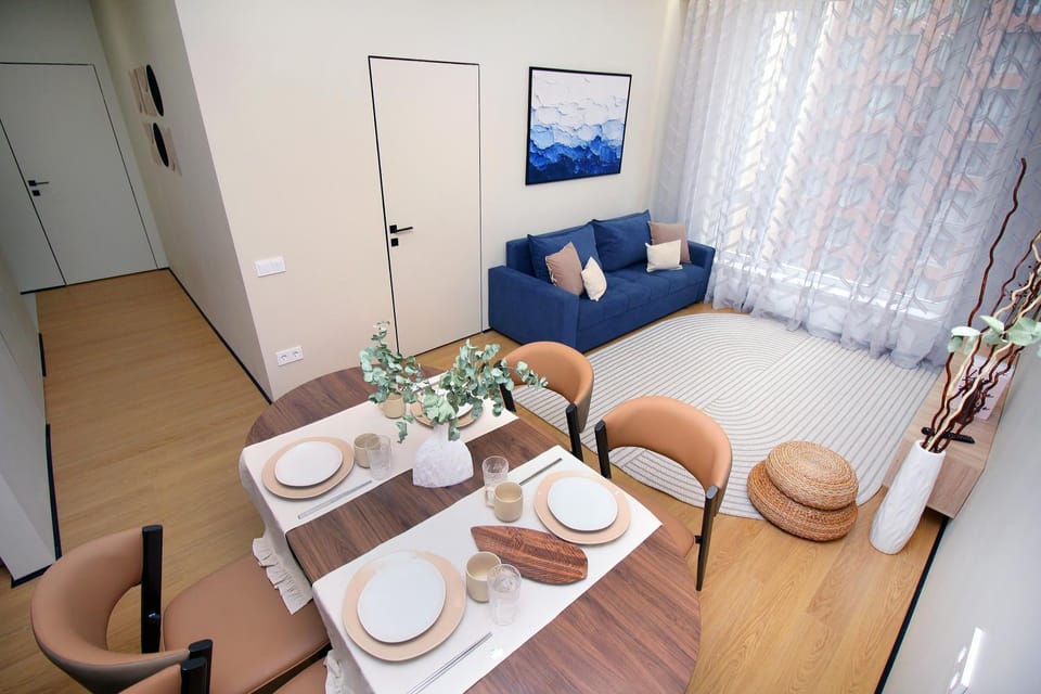 Bed, Living room, Photo of the whole room, Seating area, Dining area, Bedroom