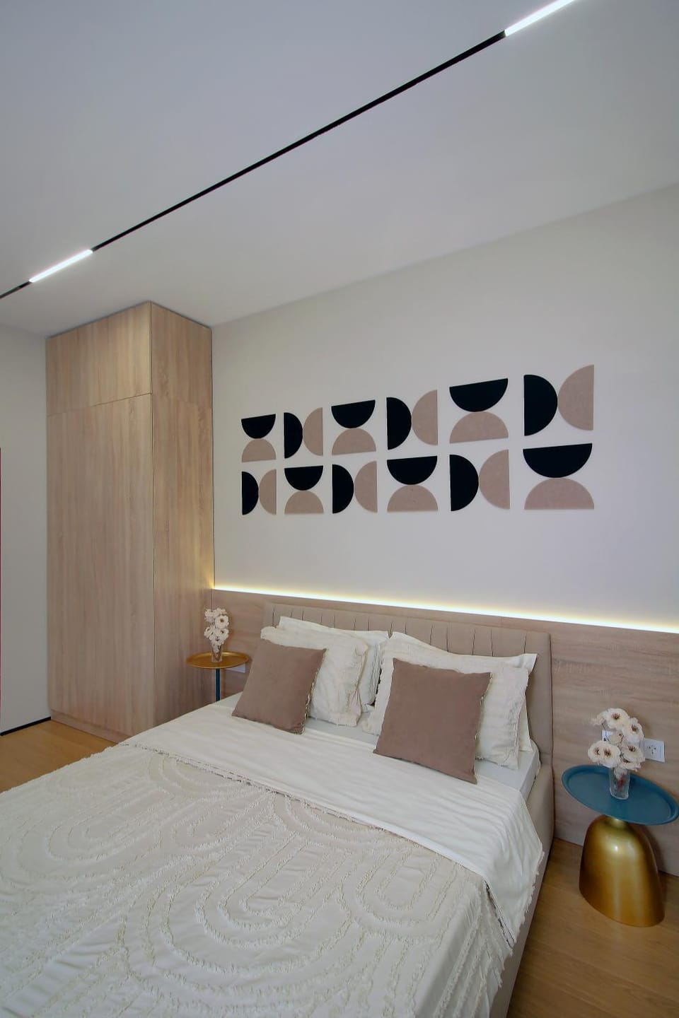 Bed, Photo of the whole room, Bedroom, wardrobe