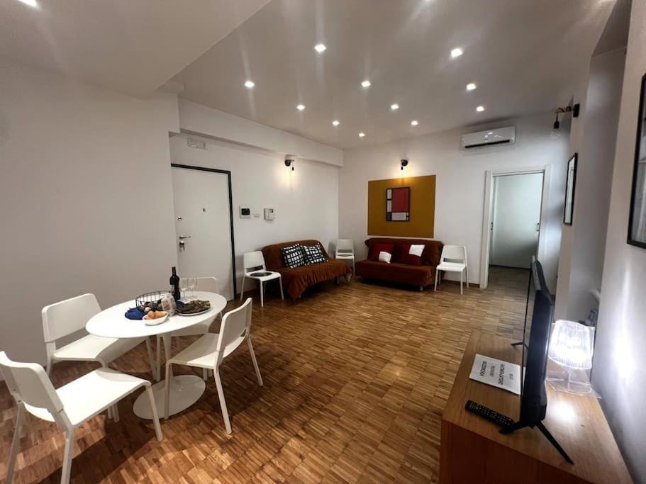 Mondrian-Bozzi 59 Apartment in Bari