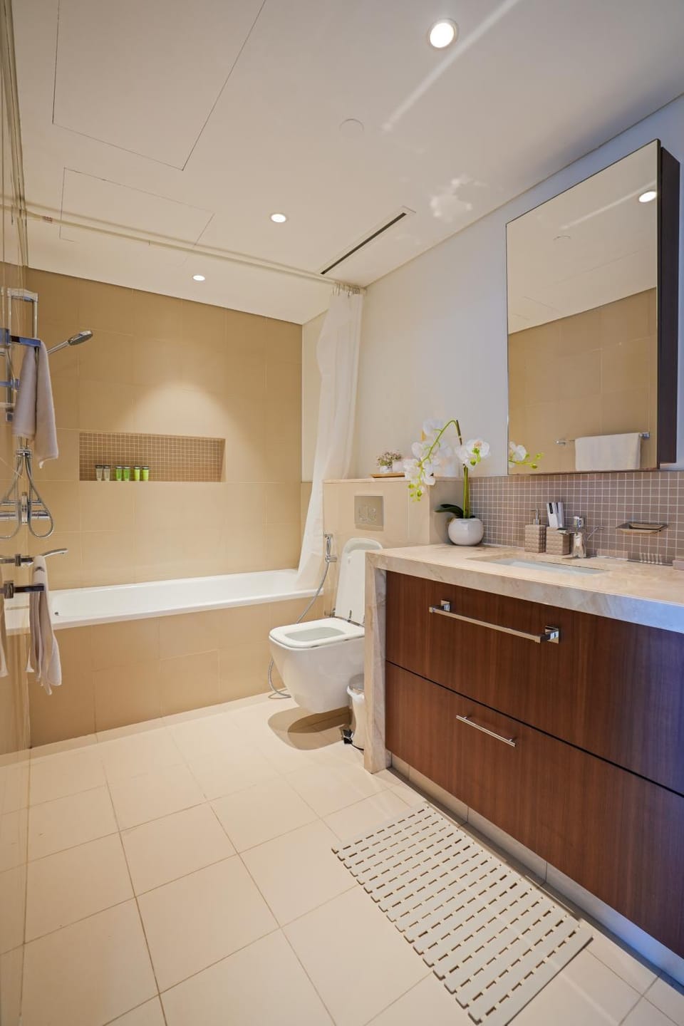 Shower, Toilet, Bathroom, Bath, towels