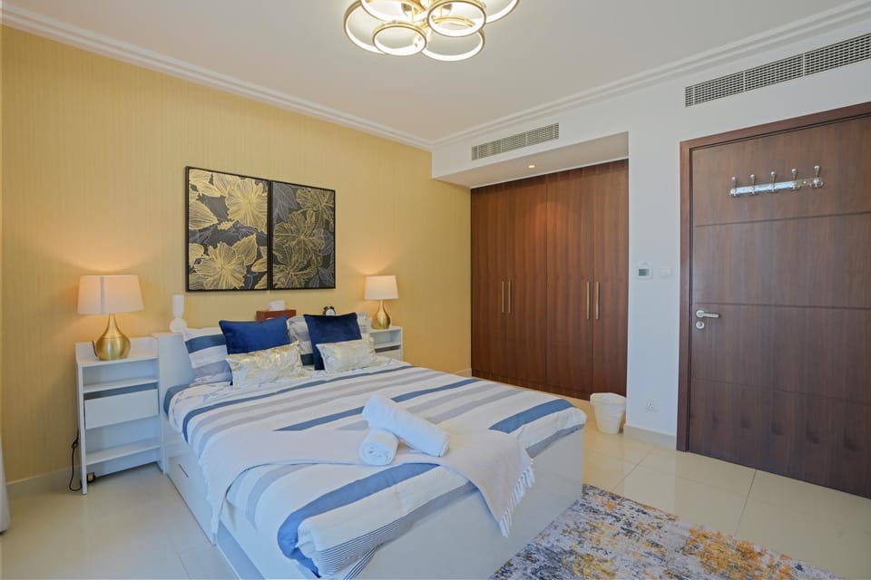 Bed, Photo of the whole room, Bedroom, wardrobe, air conditioner