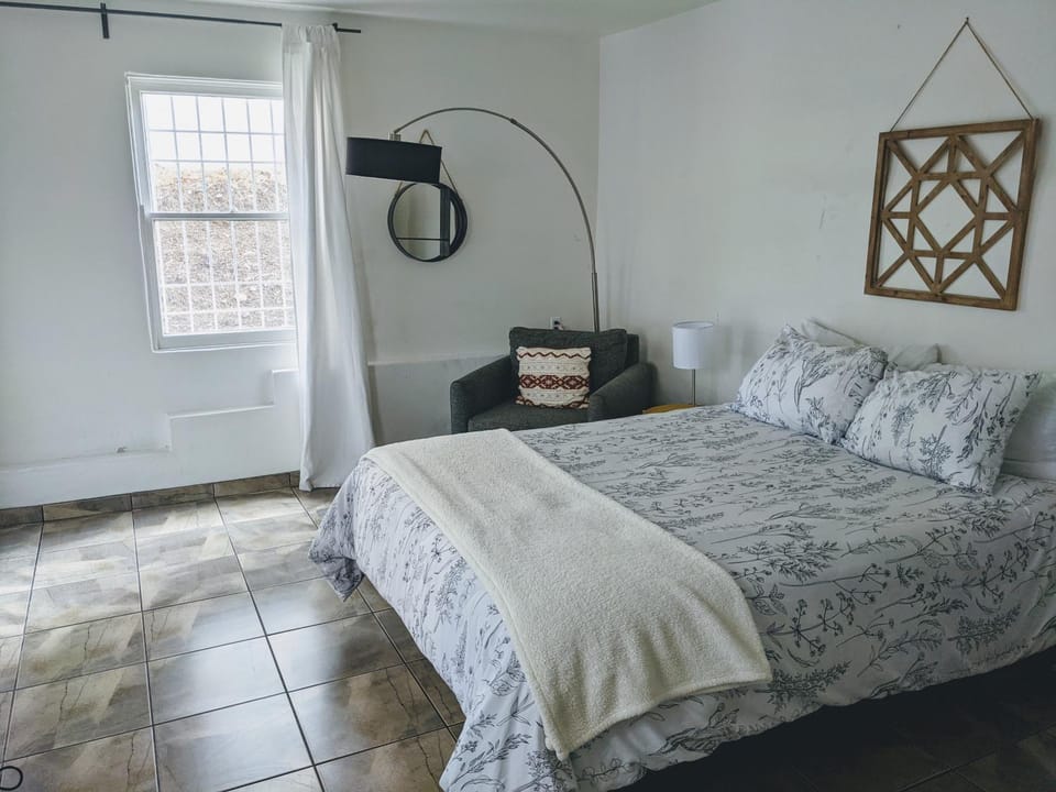 Centrally Located 2 Master Bedrooms to Explore all San Diego has to Offer Apartment in San Diego