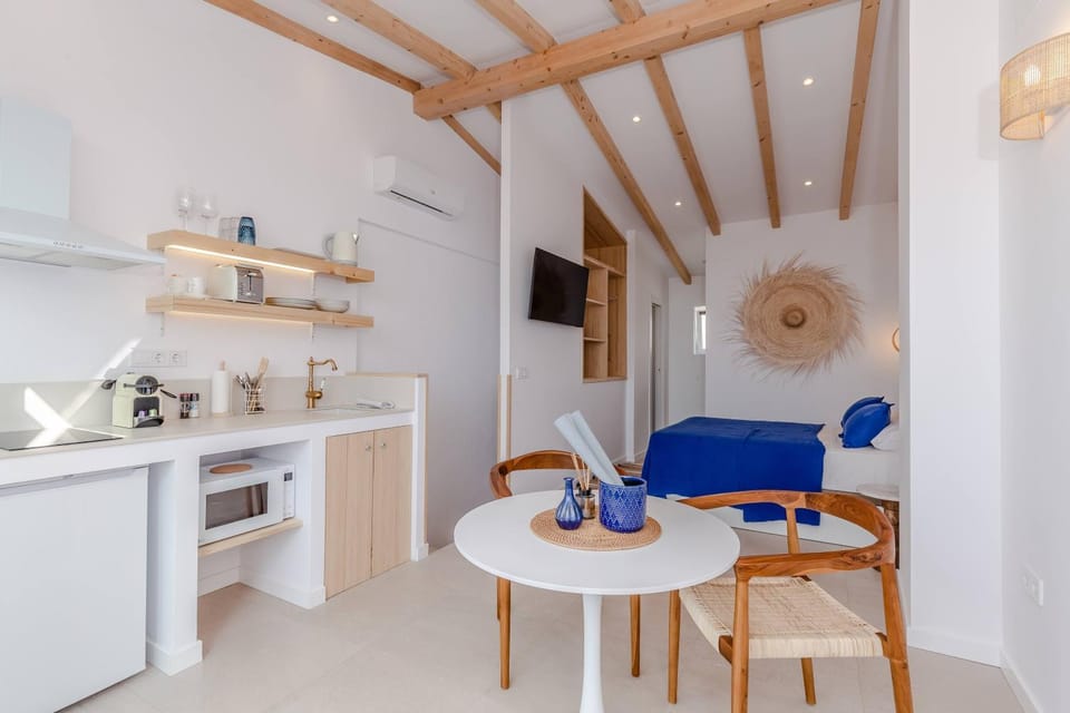 Living room, kitchen