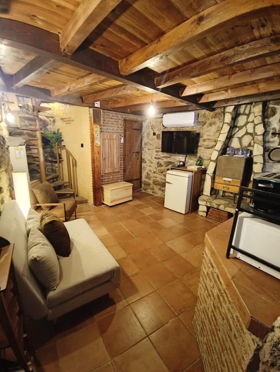 Living room, air conditioner
